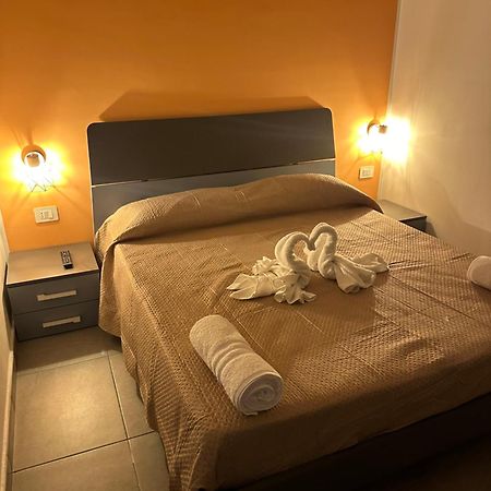 Nathouse Apartment Villafranca Tirrena Bagian luar foto