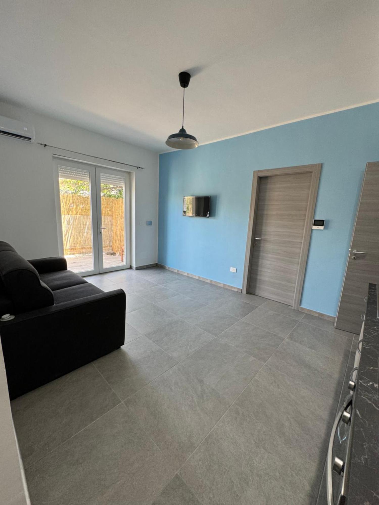 Nathouse Apartment Villafranca Tirrena Bagian luar foto