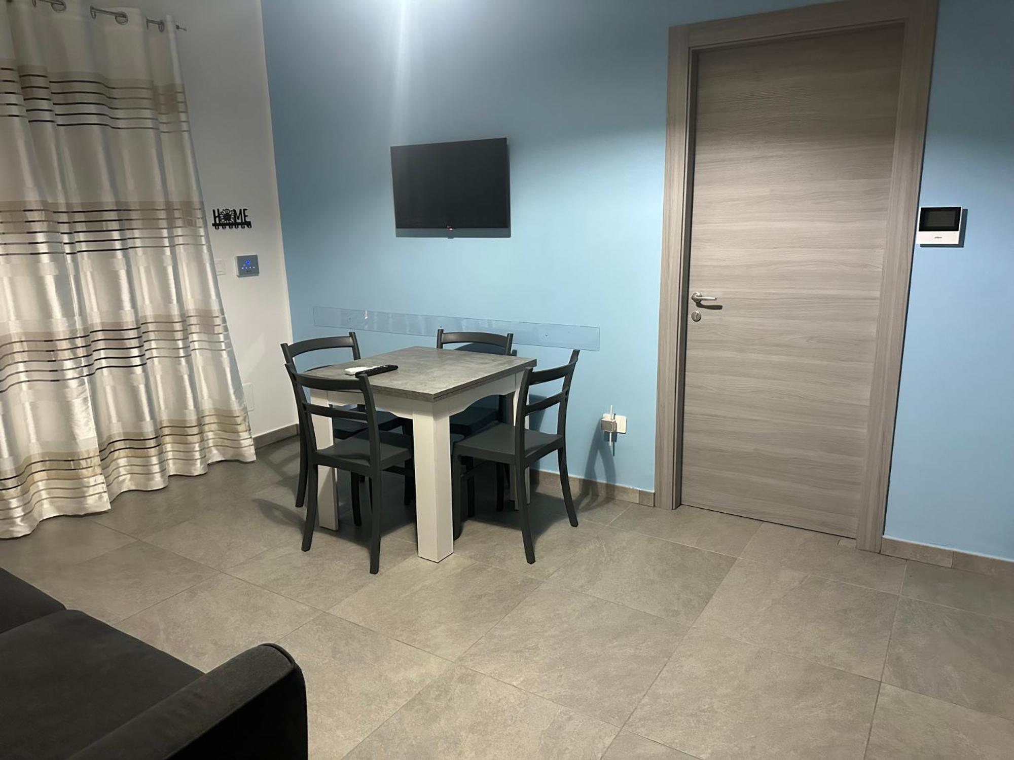 Nathouse Apartment Villafranca Tirrena Bagian luar foto